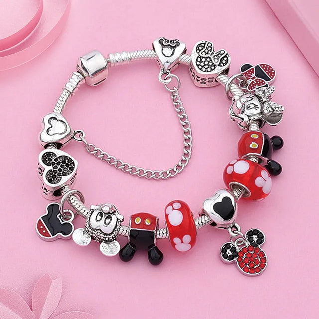 Pulsera de dijes con cuentas personalizadas y lindas
