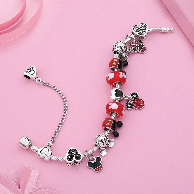 Pulsera de dijes con cuentas personalizadas y lindas