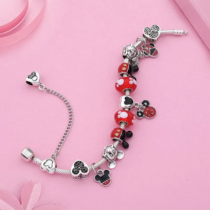 Pulsera de dijes con cuentas personalizadas y lindas